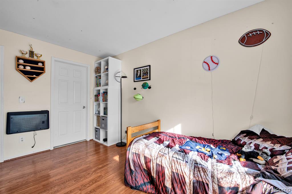 28211 OAKMONTE Circle E, New Hudson, MI 48165 — Photo 14