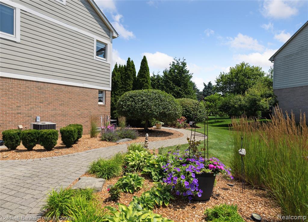 324 Nairn Circle, Highland, MI — Photo 70