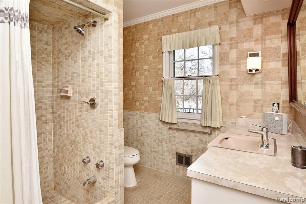 799 E Long Lake Road, Bloomfield Hills, MI 48304 — Photo 14