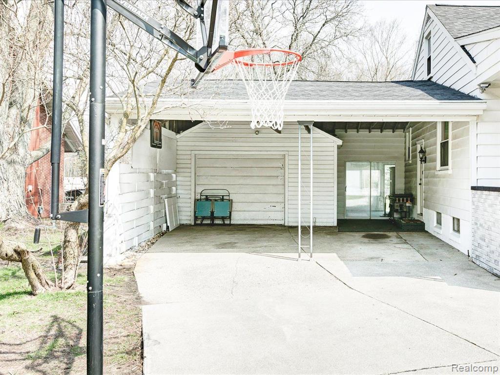 4316 PINE GROVE Avenue, Fort Gratiot, MI 48059 — Photo 28