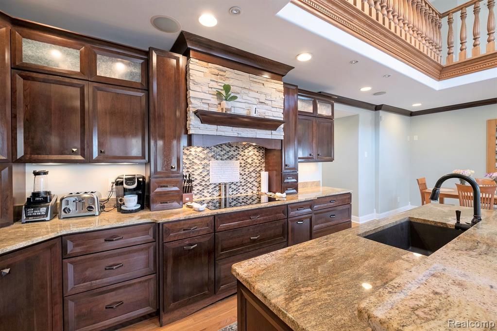 8460 WOODLAND SHORE Drive, Brighton, MI 48114 — Photo 16