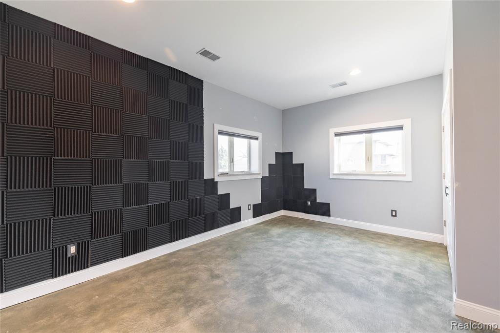 21527 Parke Lane, Grosse Ile, MI 48138 — Photo 28