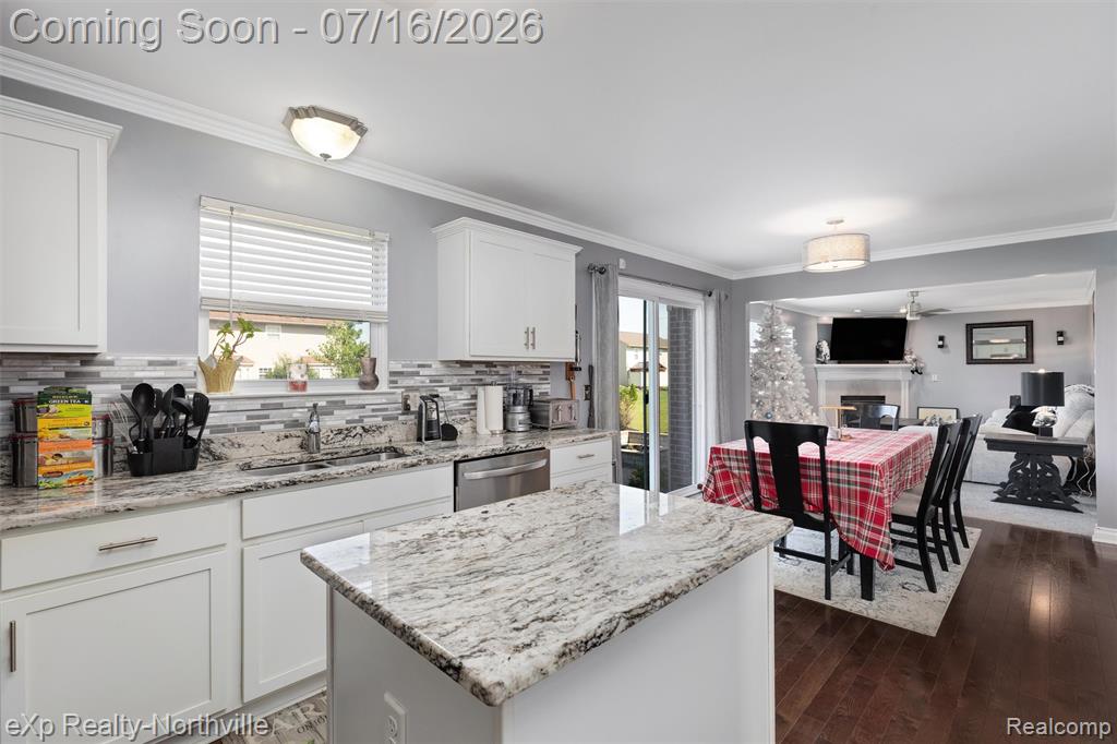 7225 Castell Boulevard, Belleville, MI 48111 — Photo 9