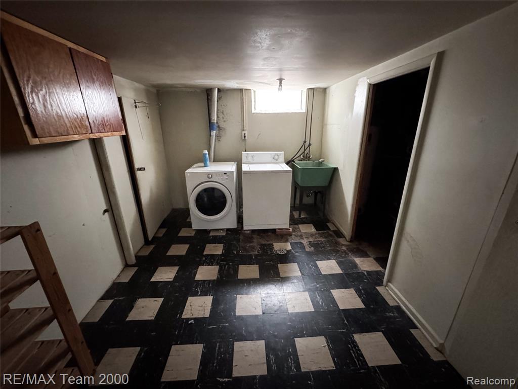 7310 PLAINFIELD Street, Dearborn Heights, MI 48127 — Photo 10