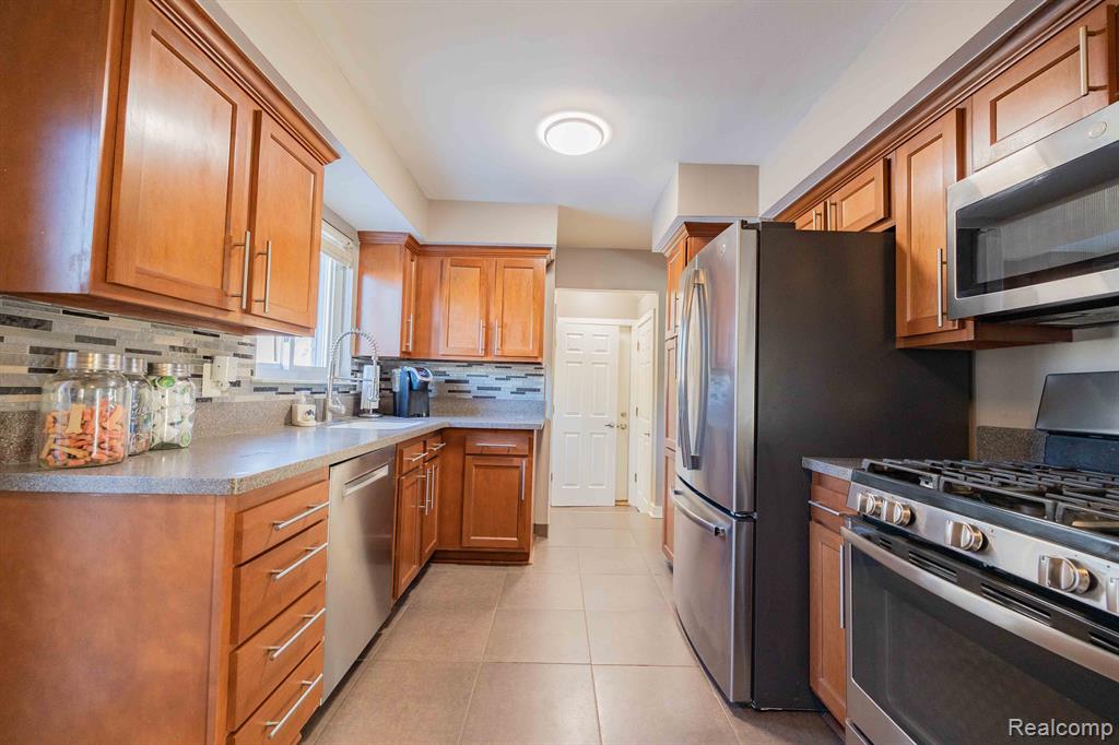 8364 ALTON Street, Canton, MI 48187 — Photo 9