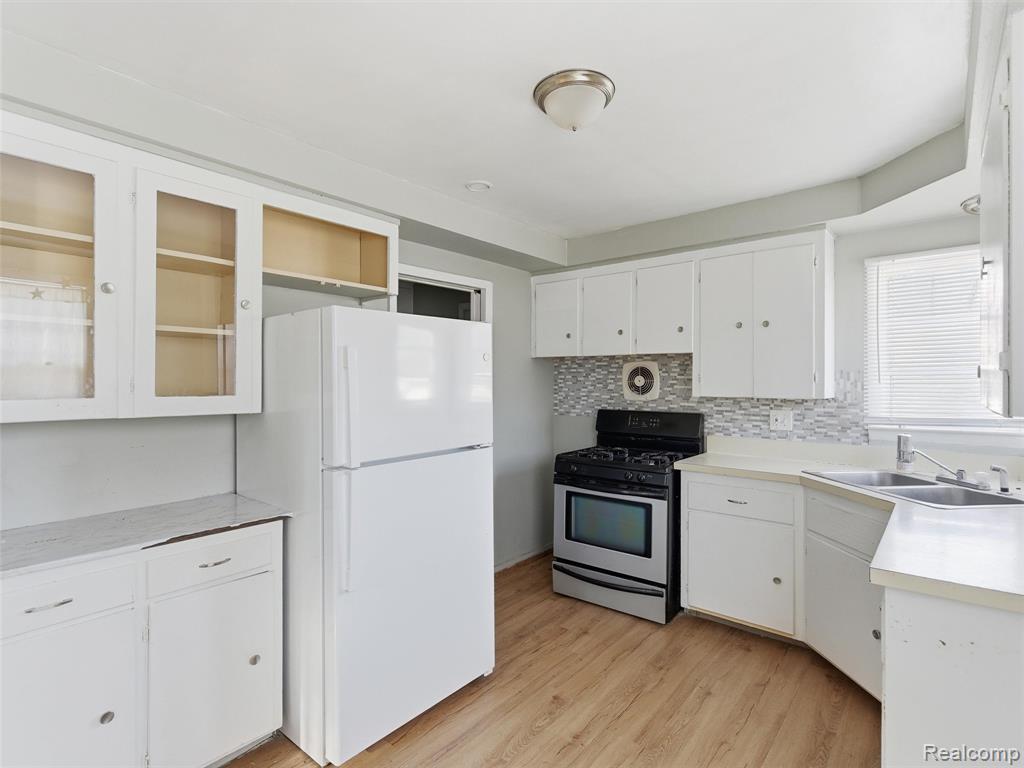8255 Meadow Avenue, Warren, MI 48089 — Photo 10