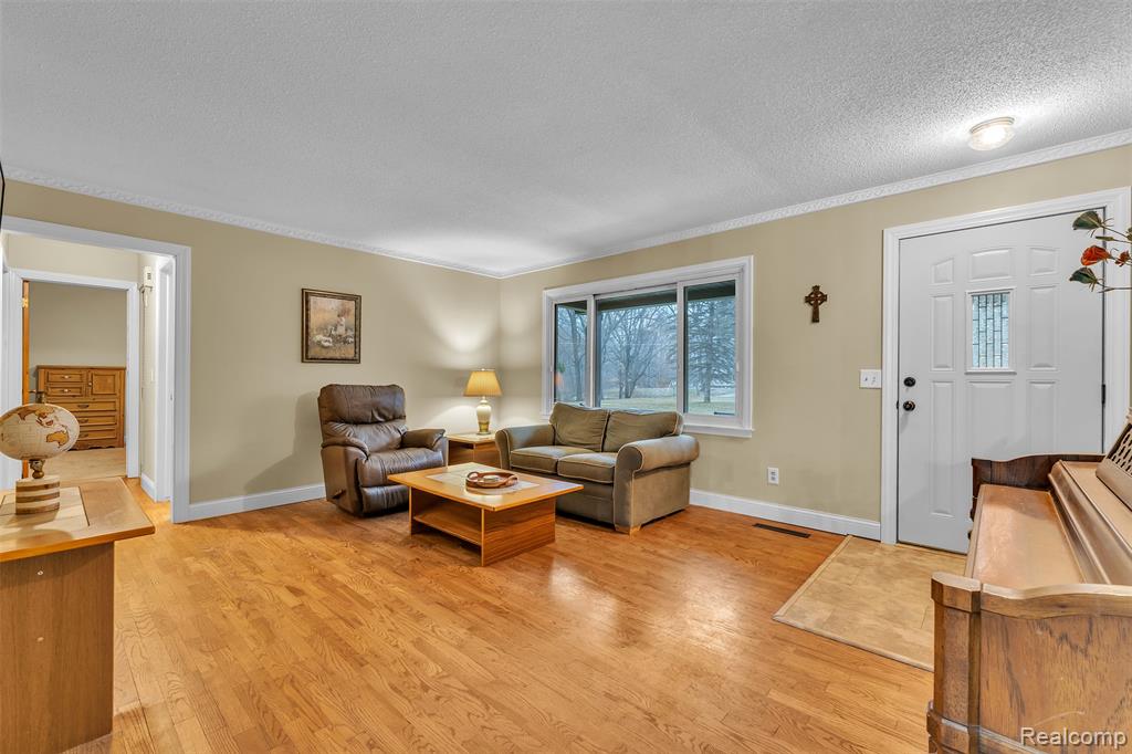 1641 Indian Road, Lapeer, MI 48446 — Photo 4