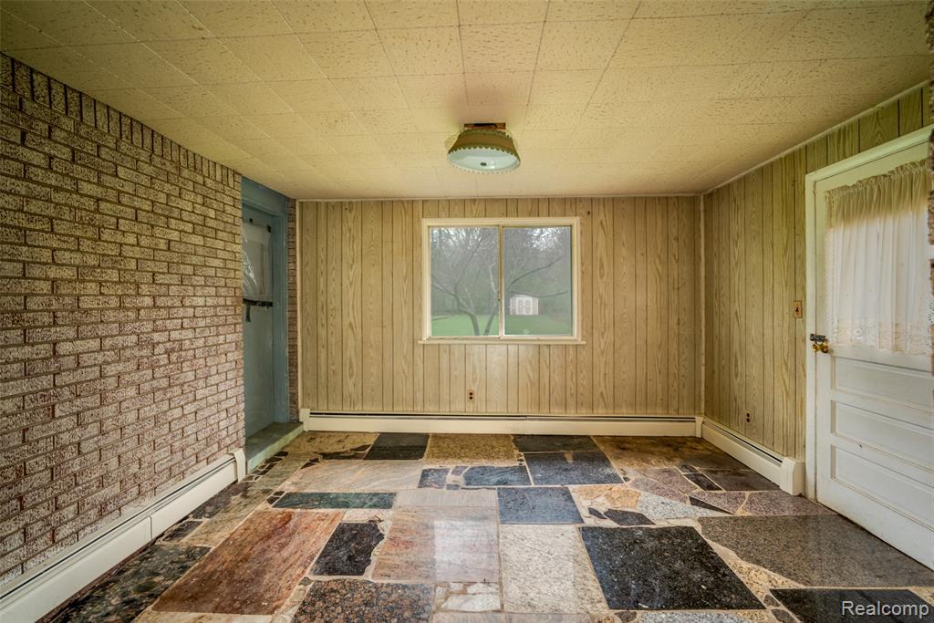 6886 E Nashway, West Bloomfield, MI — Photo 18