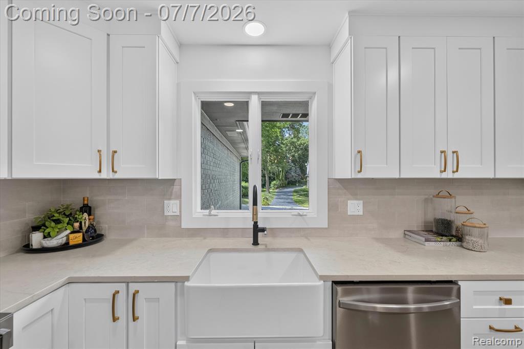 756 Great Oaks Drive, Bloomfield Hills, MI 48304 — Photo 23