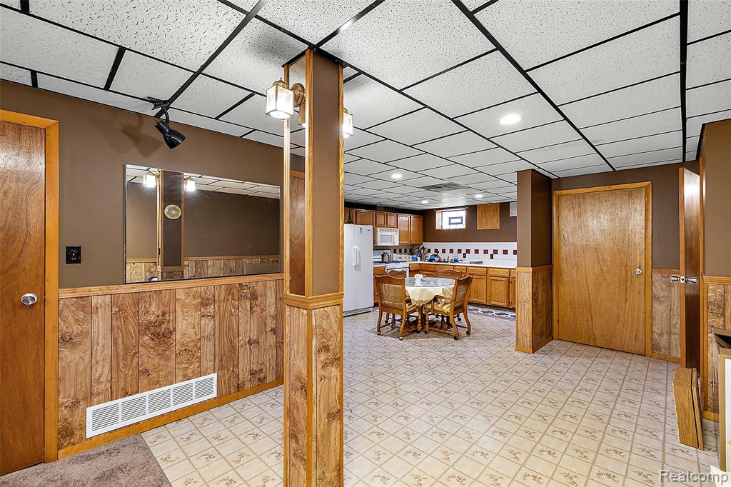 4871 Bayleaf Drive, Sterling Heights, MI 48314 — Photo 32