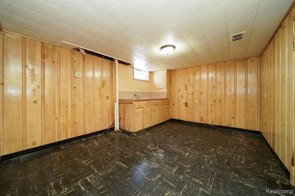 927 CLEOPHUS Parkway, Lincoln Park, MI 48146 — Photo 53