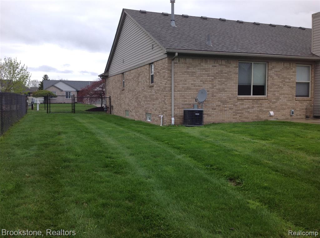 35484 Grant, New Baltimore, MI 48047 — Photo 7
