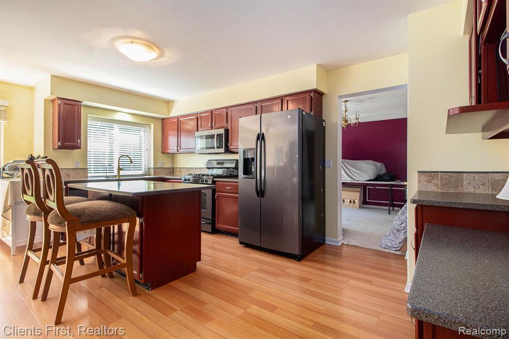 7140 OAKLEAF Court, Canton, MI 48187 — Photo 16