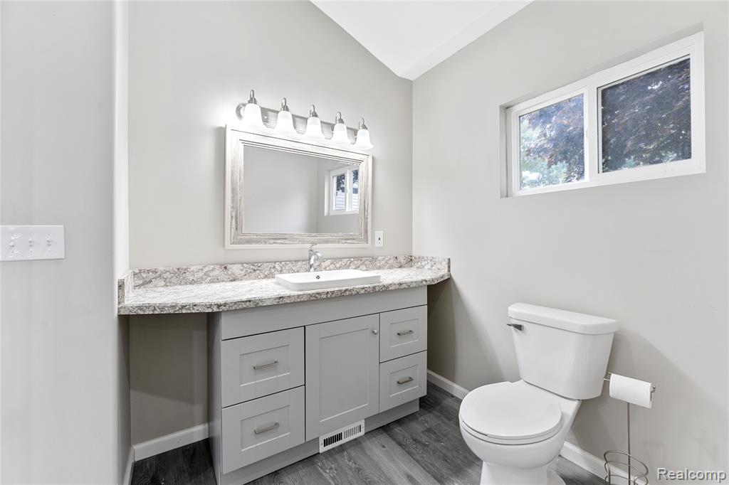 4354 S 5th Street, Luna Pier, MI 48157 — Photo 12