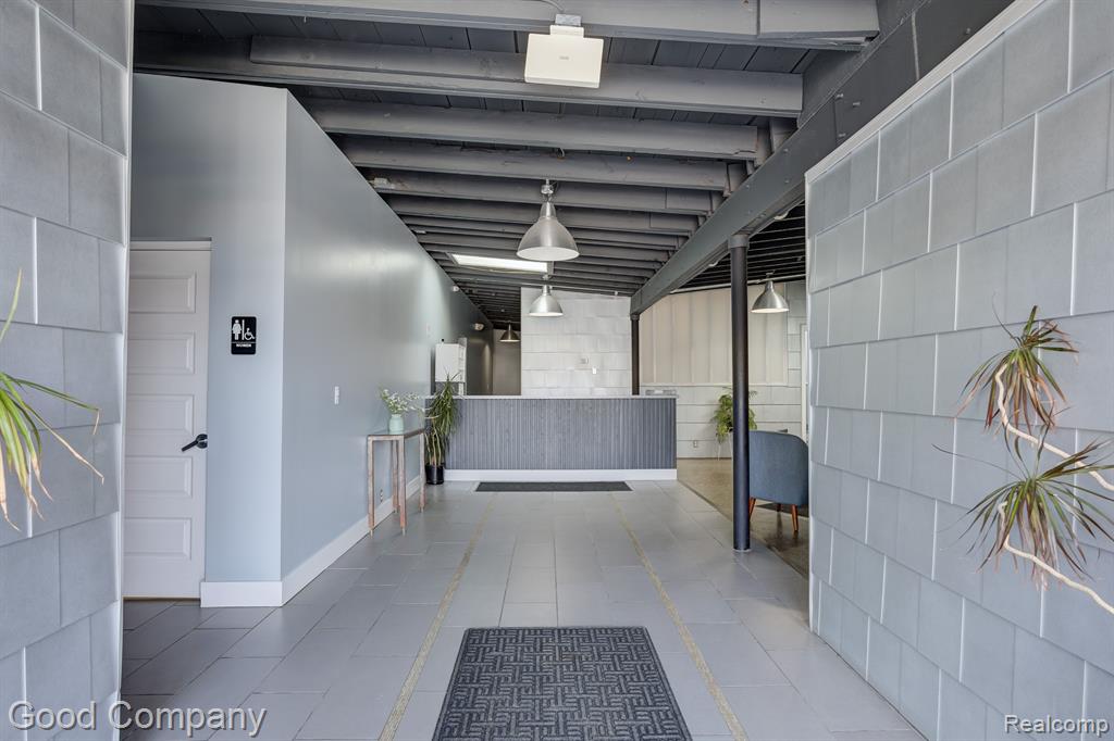 628 E PARENT Avenue, Royal Oak, MI 48067 — Photo 11