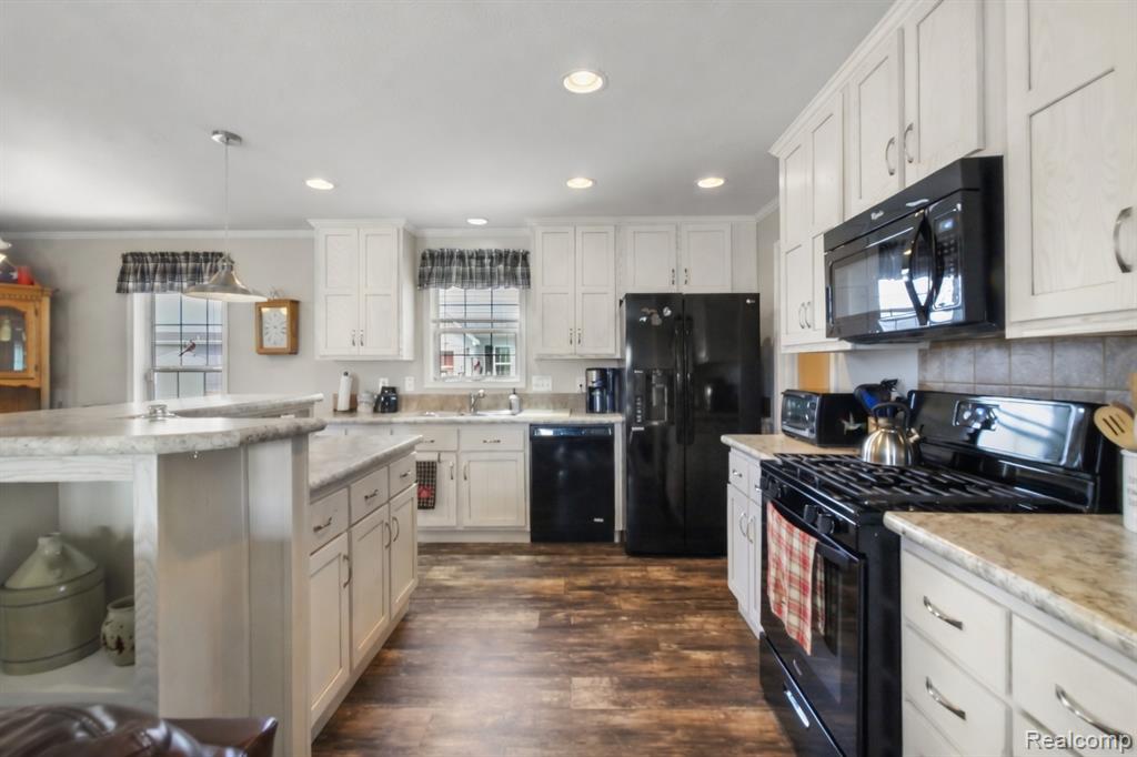 11166 Walden Court, South Lyon, MI 48178 — Photo 7
