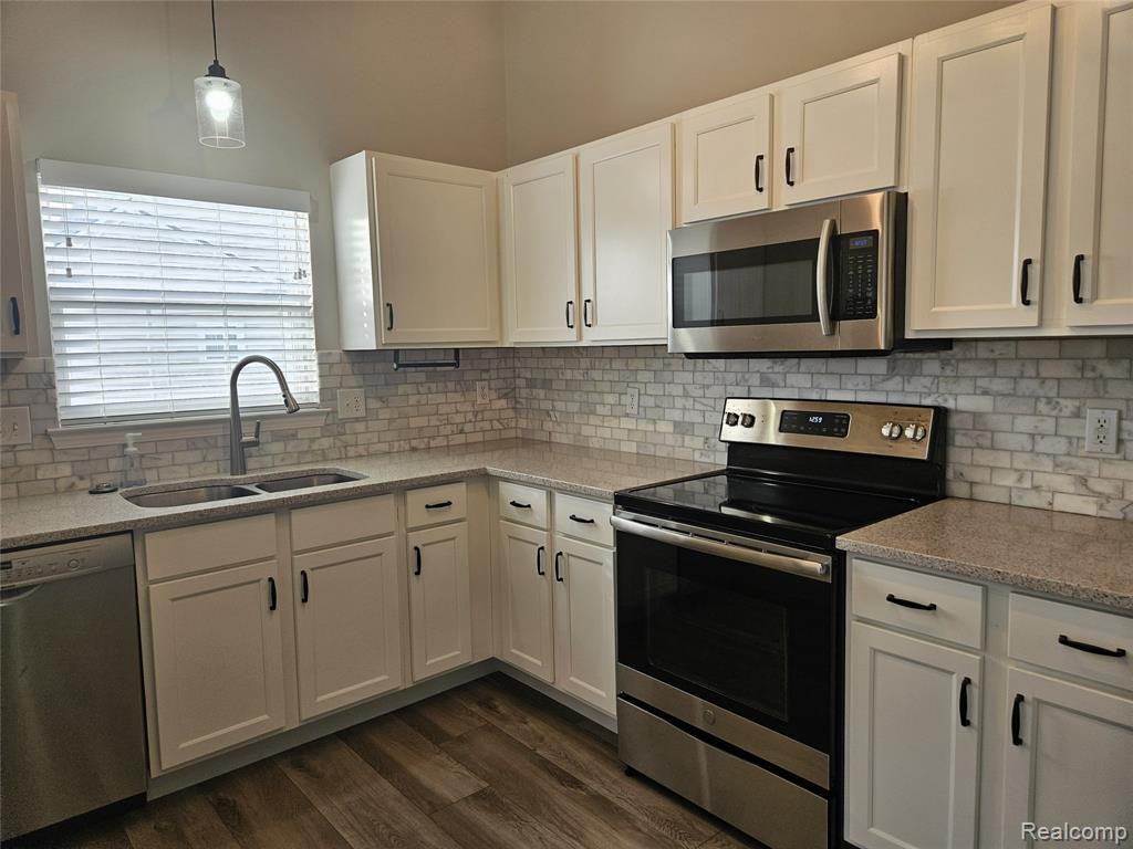 42627 Park Cresent Drive, 36, Sterling Heights, MI 48313 — Photo 20