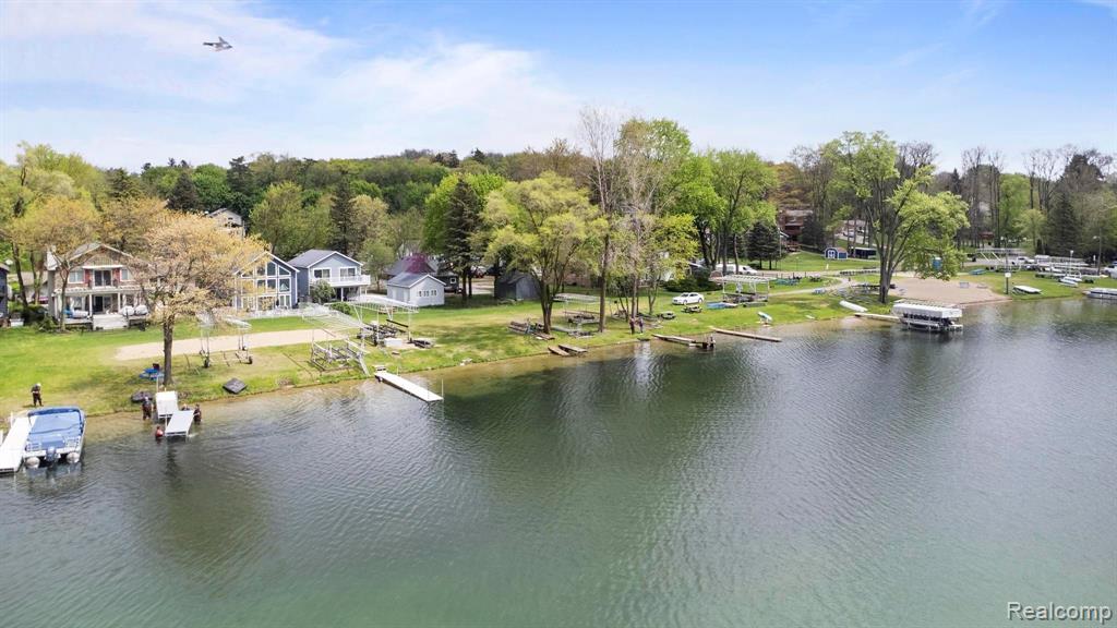 10281 GROVE Drive, Whitmore Lake, MI 48189 — Photo 8