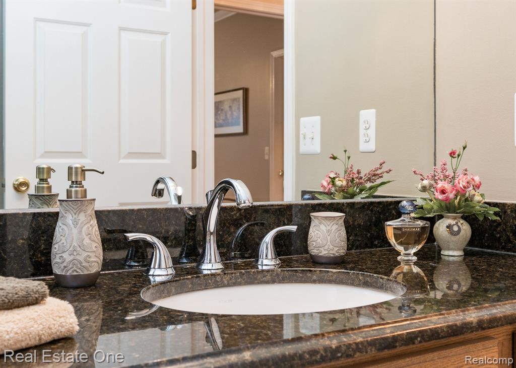 54035 Scarboro Way, Shelby Twp, MI 48316 — Photo 26