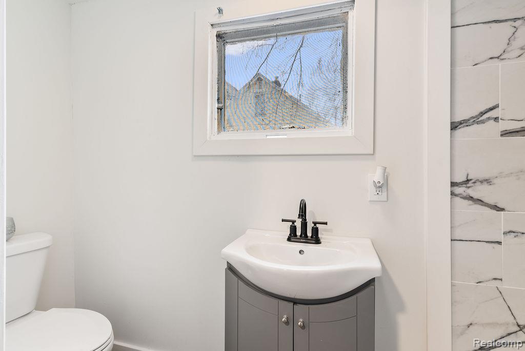 1442 Mintola Avenue, Flint, MI 48532 — Photo 13