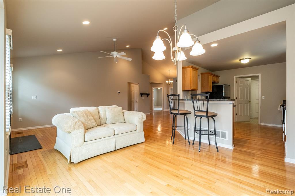 8113 SUTTON Court, White Lake, MI — Photo 13