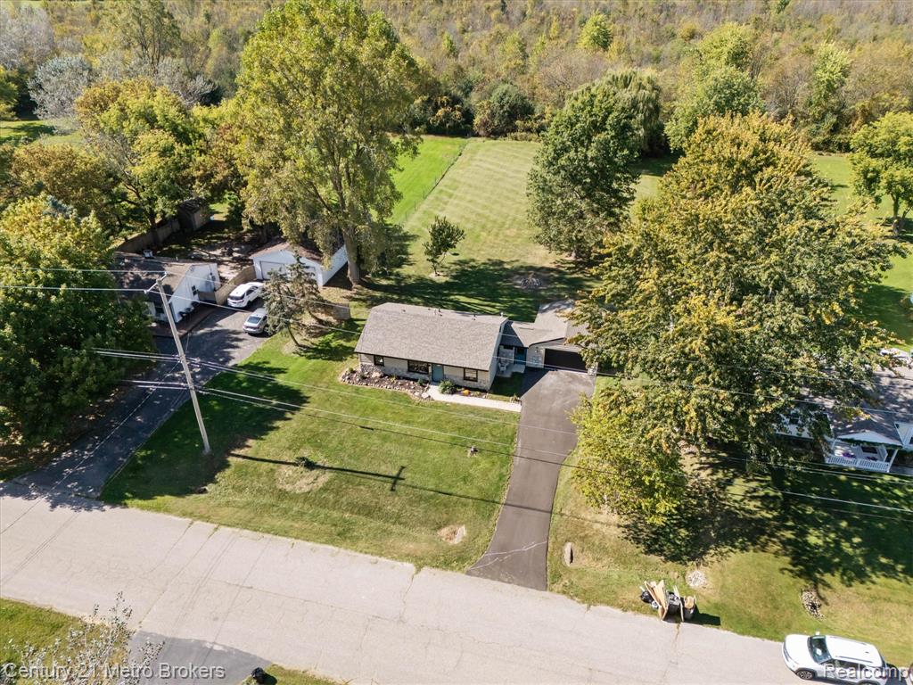 4379 Tillie Drive, Flint, MI 48504 — Photo 31