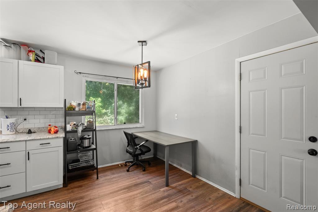 227 W Peterson Drive, Brighton, MI 48114 — Photo 8