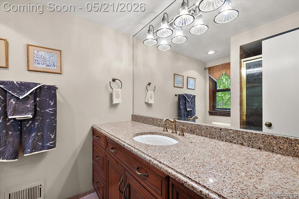 33891 Yorkridge Street, Farmington, MI 48331 — Photo 56