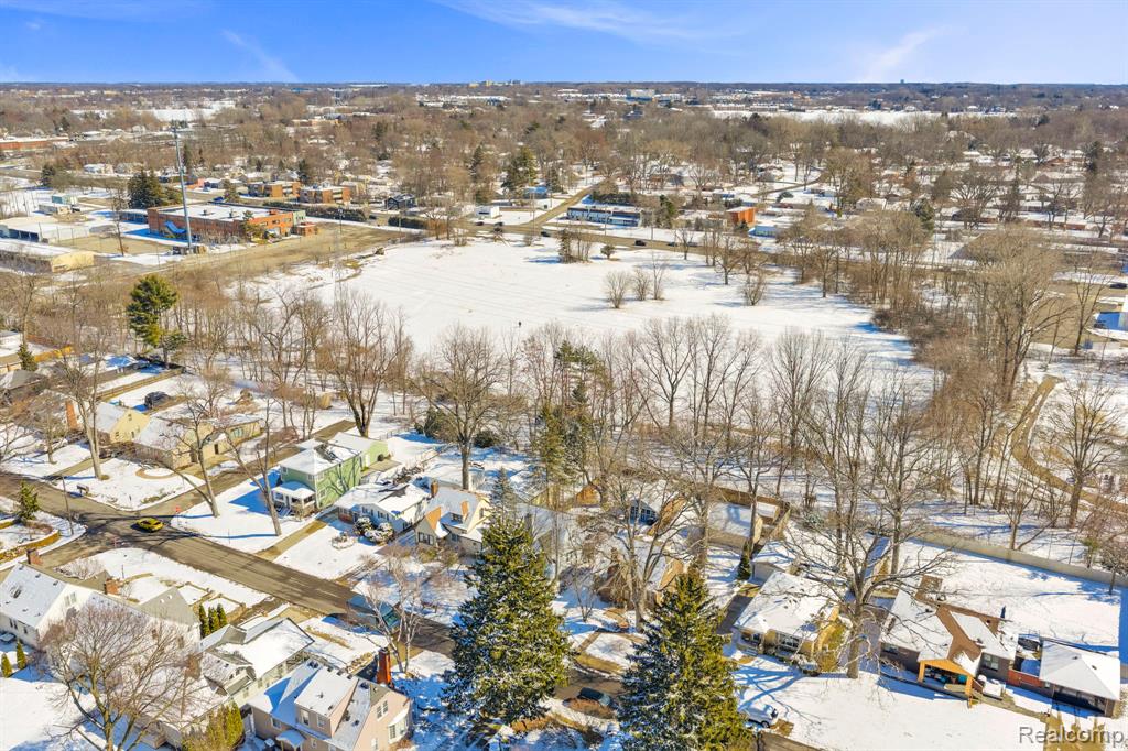 2179 Avondale Street, Sylvan Lake, MI 48320 — Photo 42
