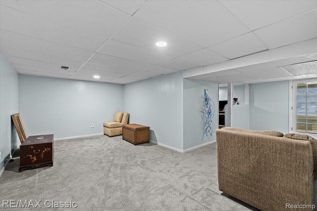 5067 Oakwood Court, Commerce Twp, MI 48382 — Photo 32