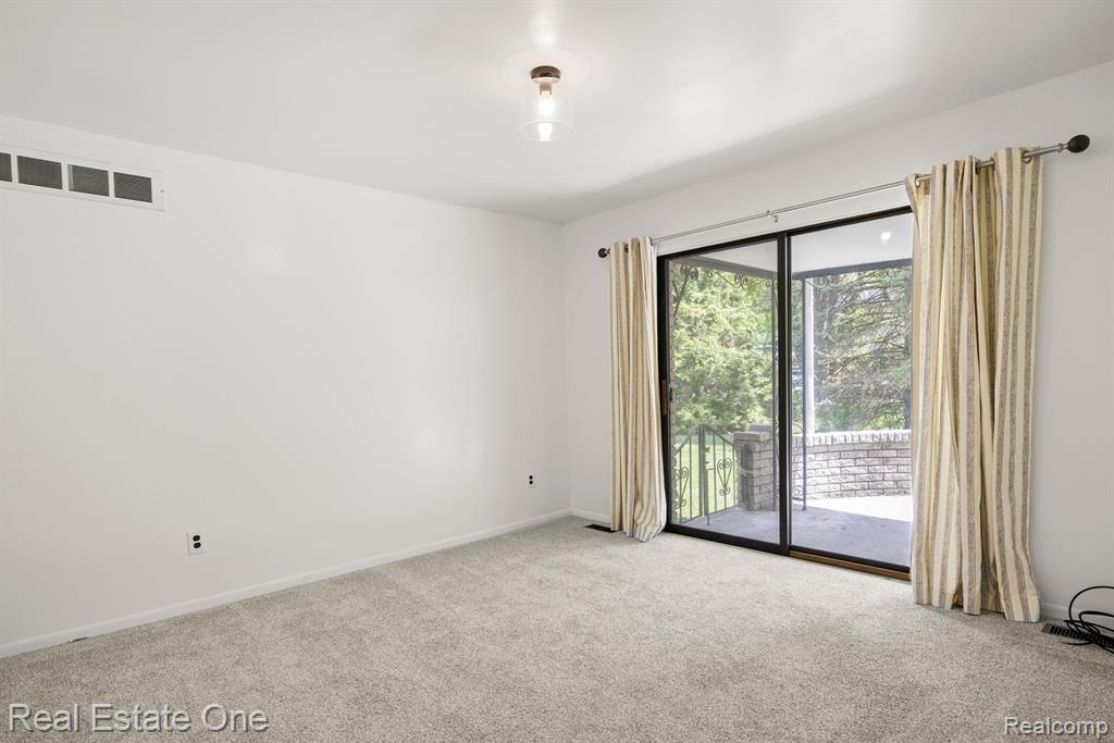 39764 BONNIE COURT, Clinton Twp, MI 48038 — Photo 17