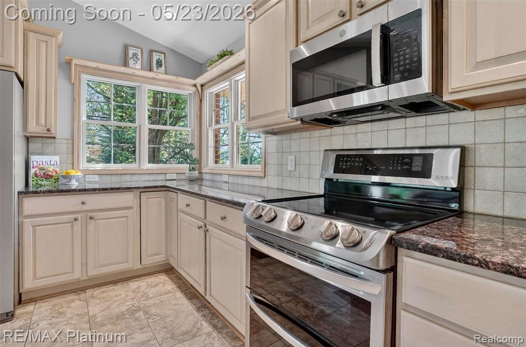 59360 Foxpointe Lane, South Lyon, MI 48178 — Photo 12