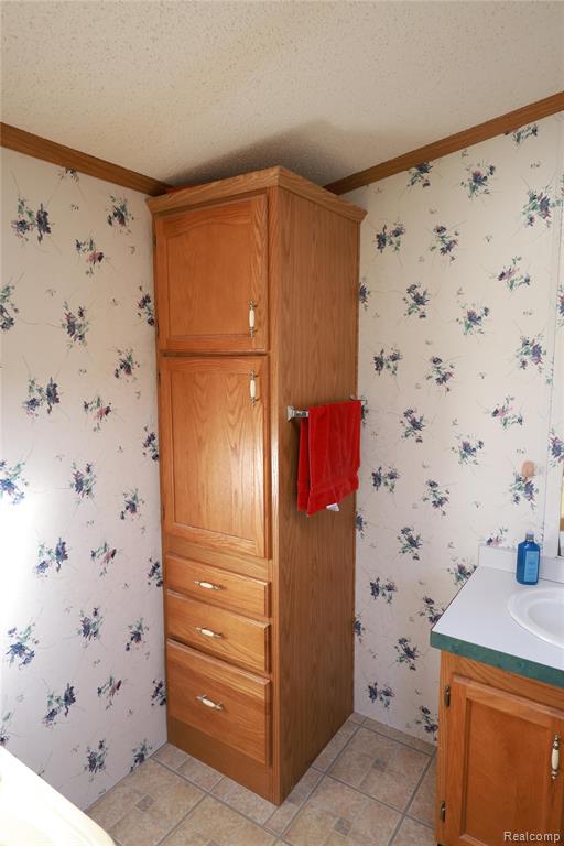 7208 Mapleview Circle E, Brown, MI 48416 — Photo 30