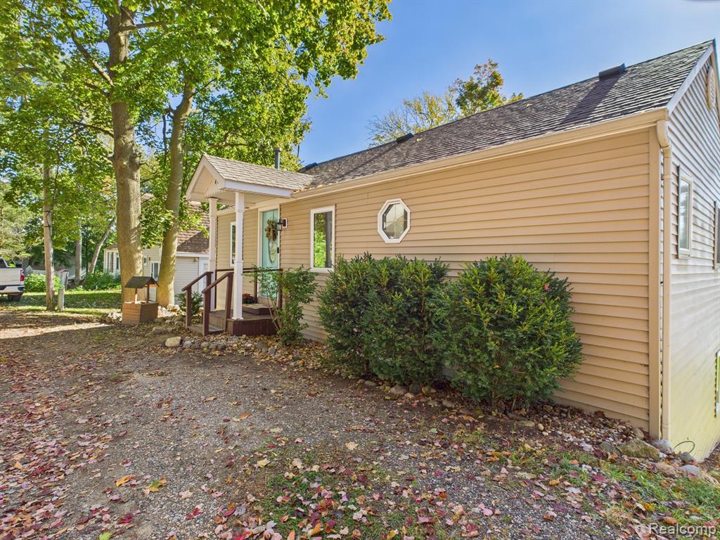 408 Peninsula Drive, Columbiaville, MI 48421 — Photo 22