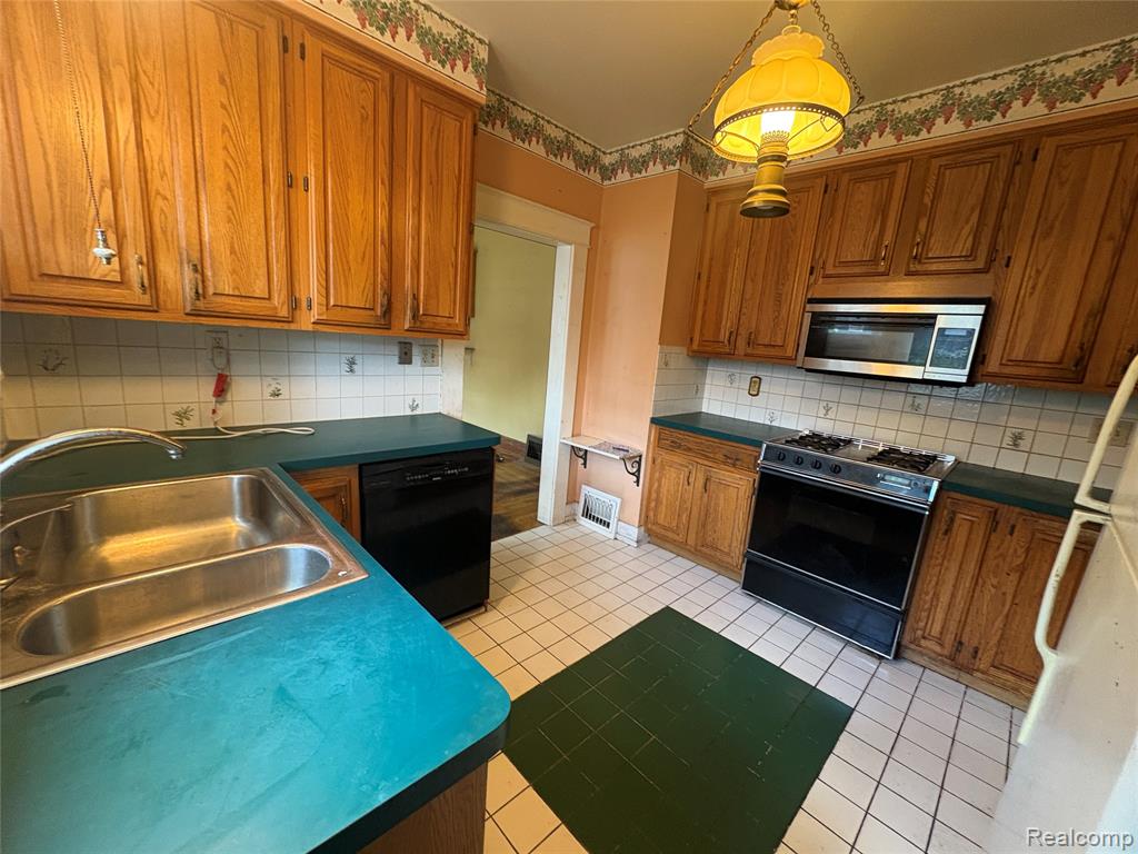 2134 Beverly Boulevard, Berkley, MI 48072 — Photo 11