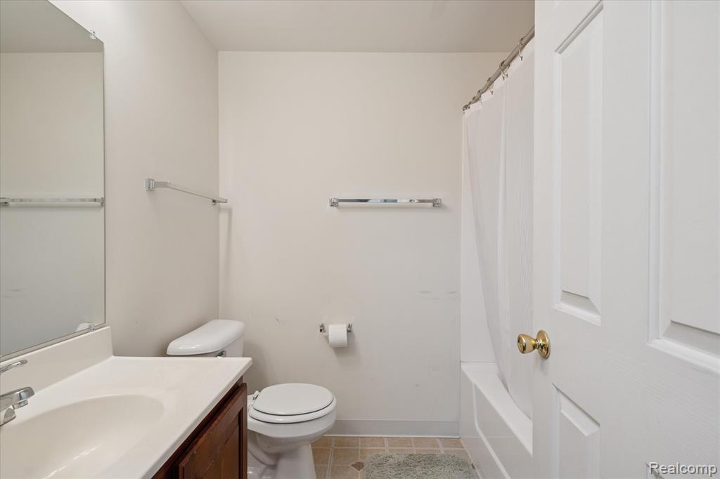 16437 Terrace Village Drive, Taylor, MI 48180 — Photo 12