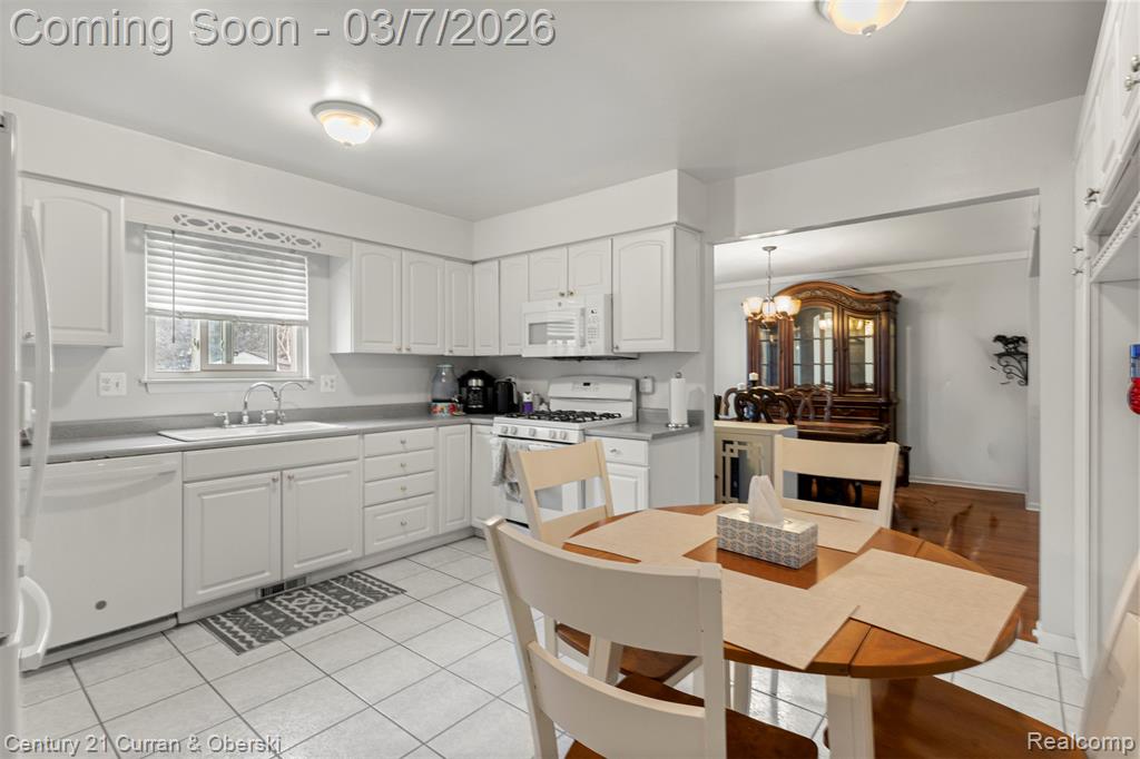 42195 Briarcliff Court, Canton, MI 48187 — Photo 11