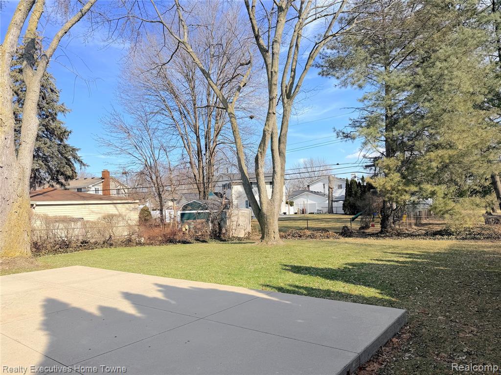 40552 Lizabeth Drive, Sterling Heights, MI 48313 — Photo 3