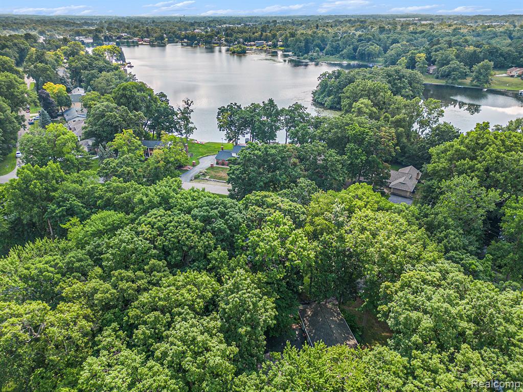 4729 Curtis Lane, Clarkston, MI — Photo 48