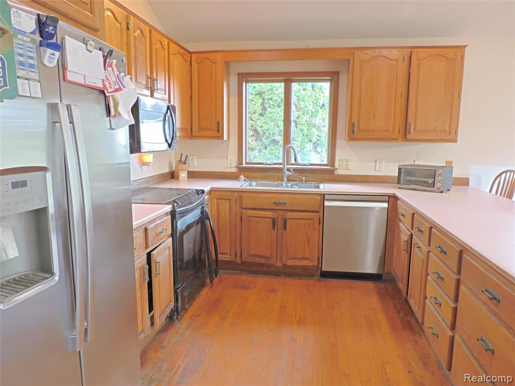 7407 Beecher Road, Flint, MI 48532 — Photo 6