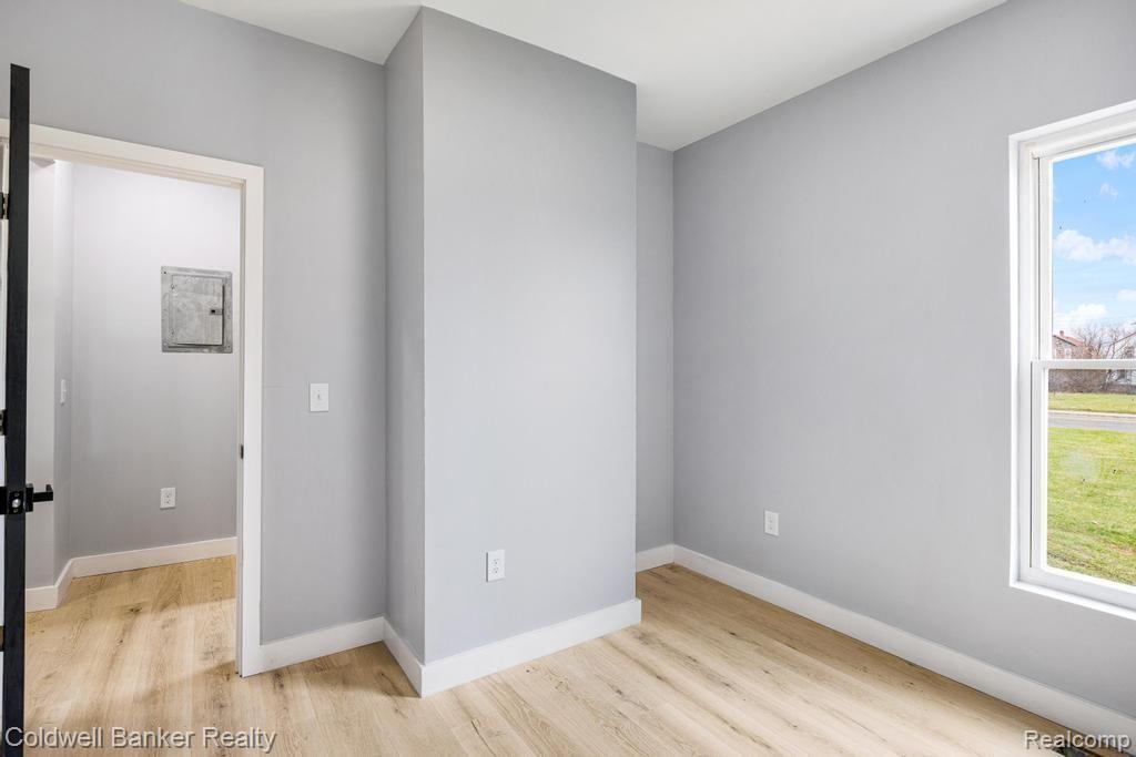 639 BELMONT Street, Detroit, MI 48202 — Photo 22