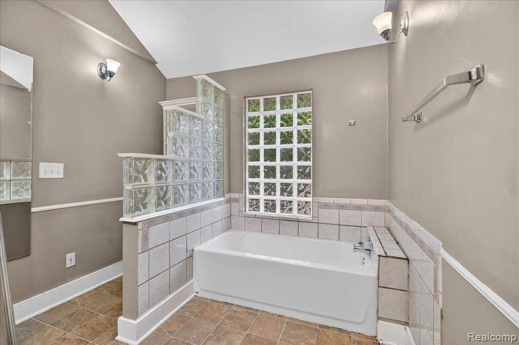 808 Marquette Street, Flint, MI 48504 — Photo 20