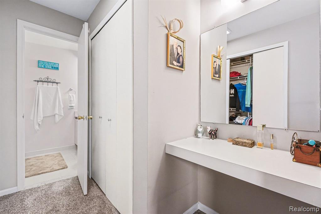 946 Country Club Drive, Saint Clair Shores, MI 48082 — Photo 10