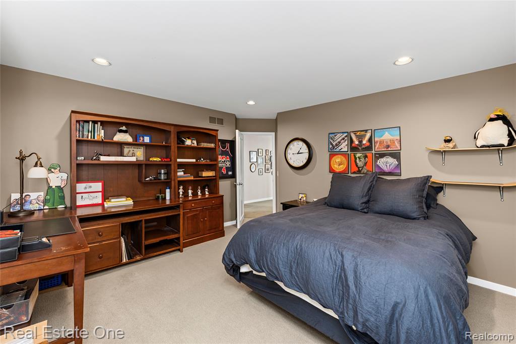 5087 Village Place Court, West Bloomfield, MI — Photo 33