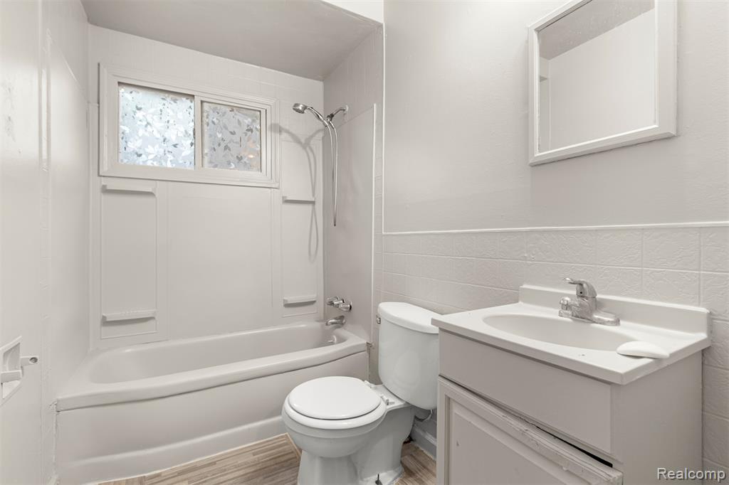 16186 Fenton Street, Detroit, MI 48219 — Photo 13