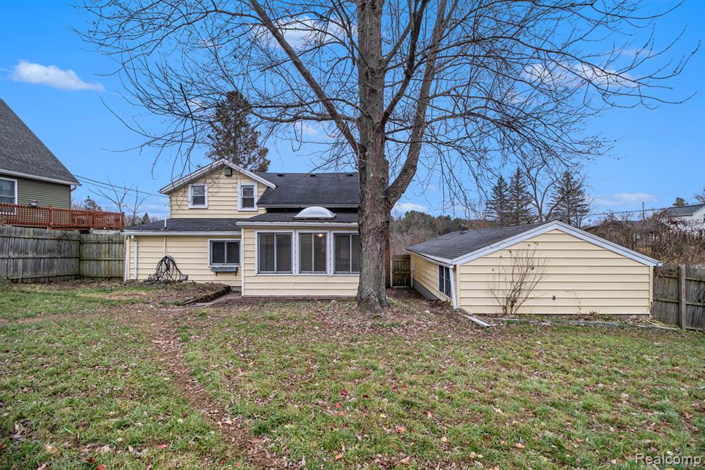 242 BROADWAY, Davisburg, MI 48350 — Photo 25