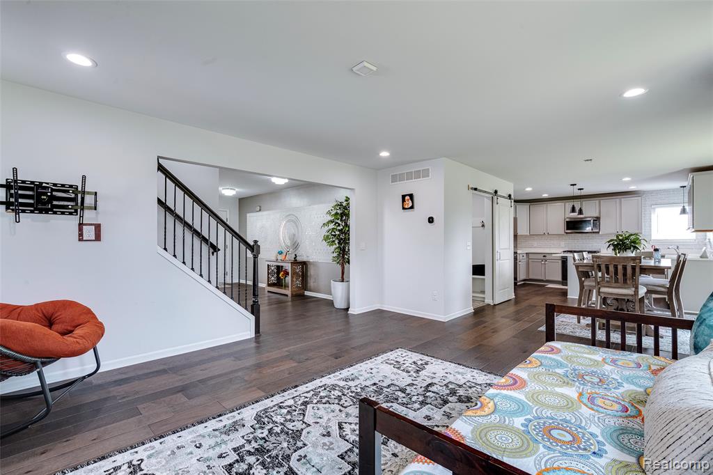 569 Pattan Drive, Wixom, MI 48393 — Photo 10