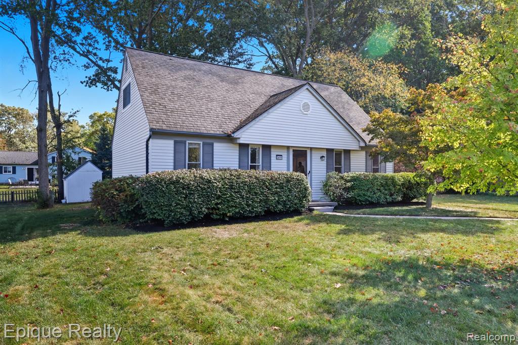 3411 Ashley Drive, Orion, MI — Photo 2