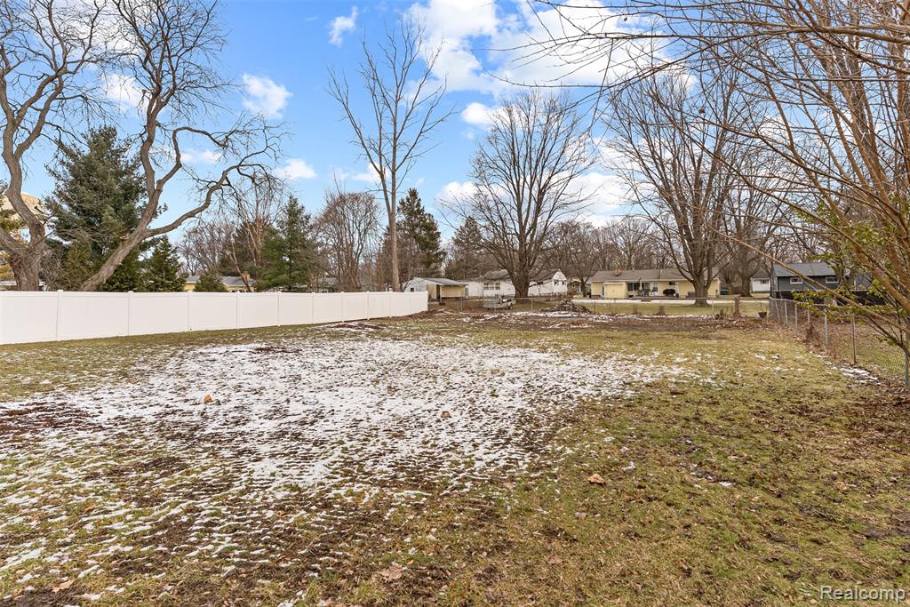 428 Sunnyside Drive, Flushing, MI 48433 — Photo 27