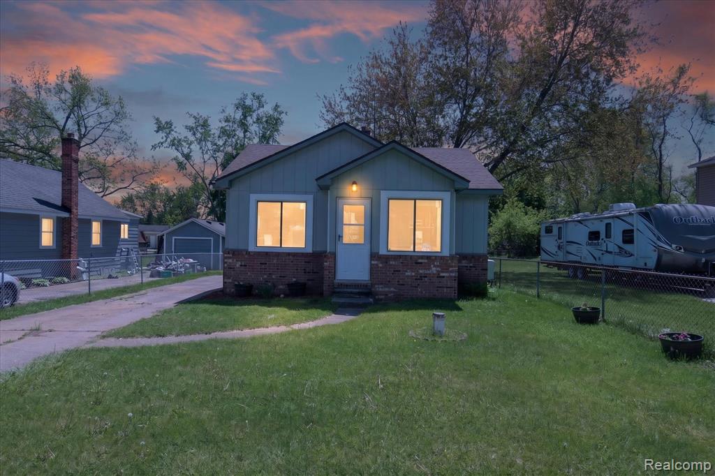 677 Lucille Drive, Wolverine Lake, MI 48390 — Photo 2
